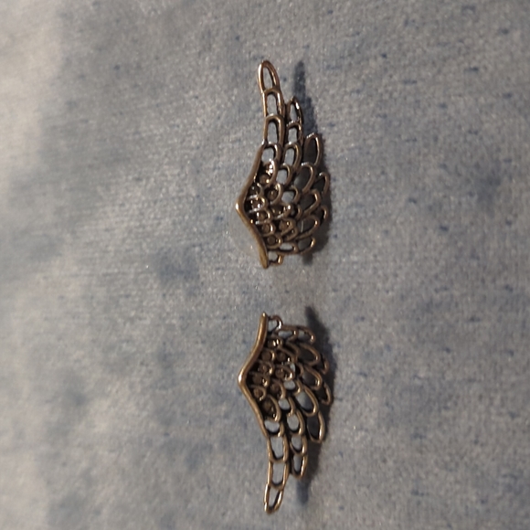 Earings - Picture 3 of 4
